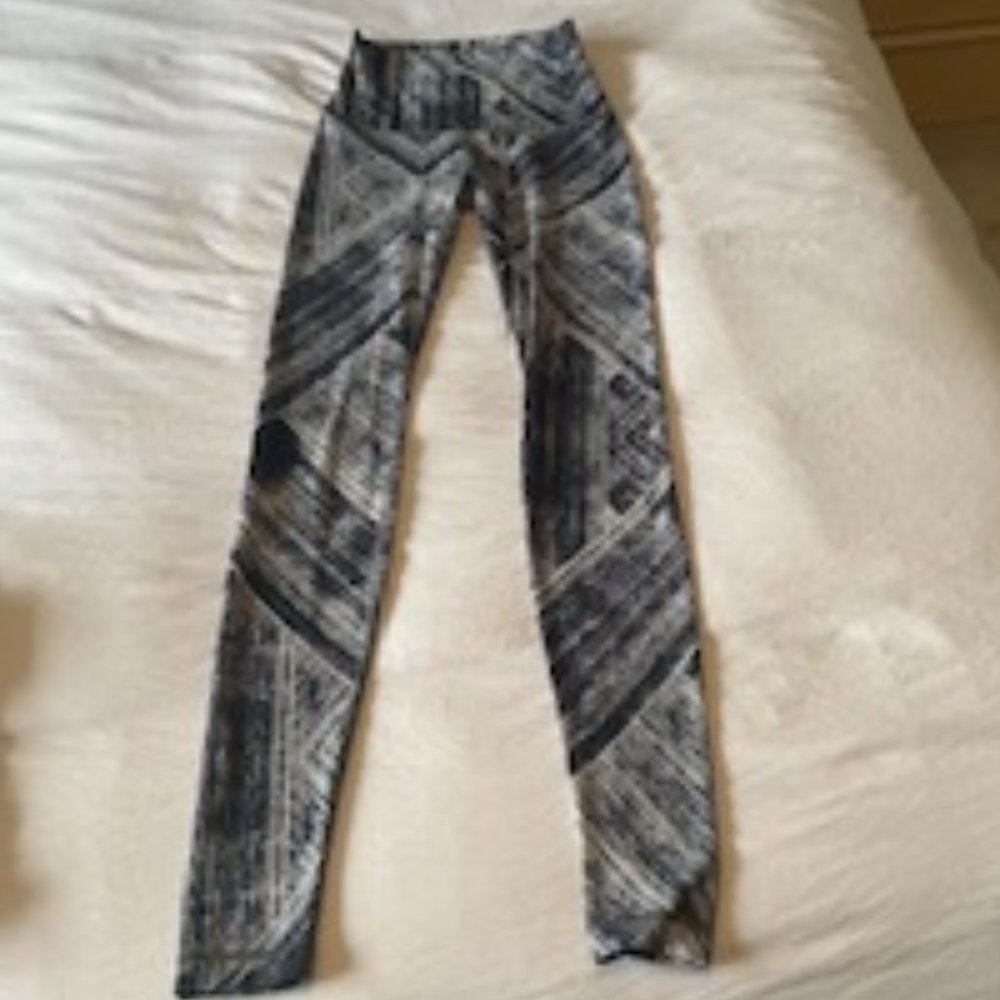 Lulu Lemon Wunder Under 28" High Rise Tight